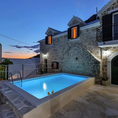 Vila Authentic Stone Topola With Swimming Pool